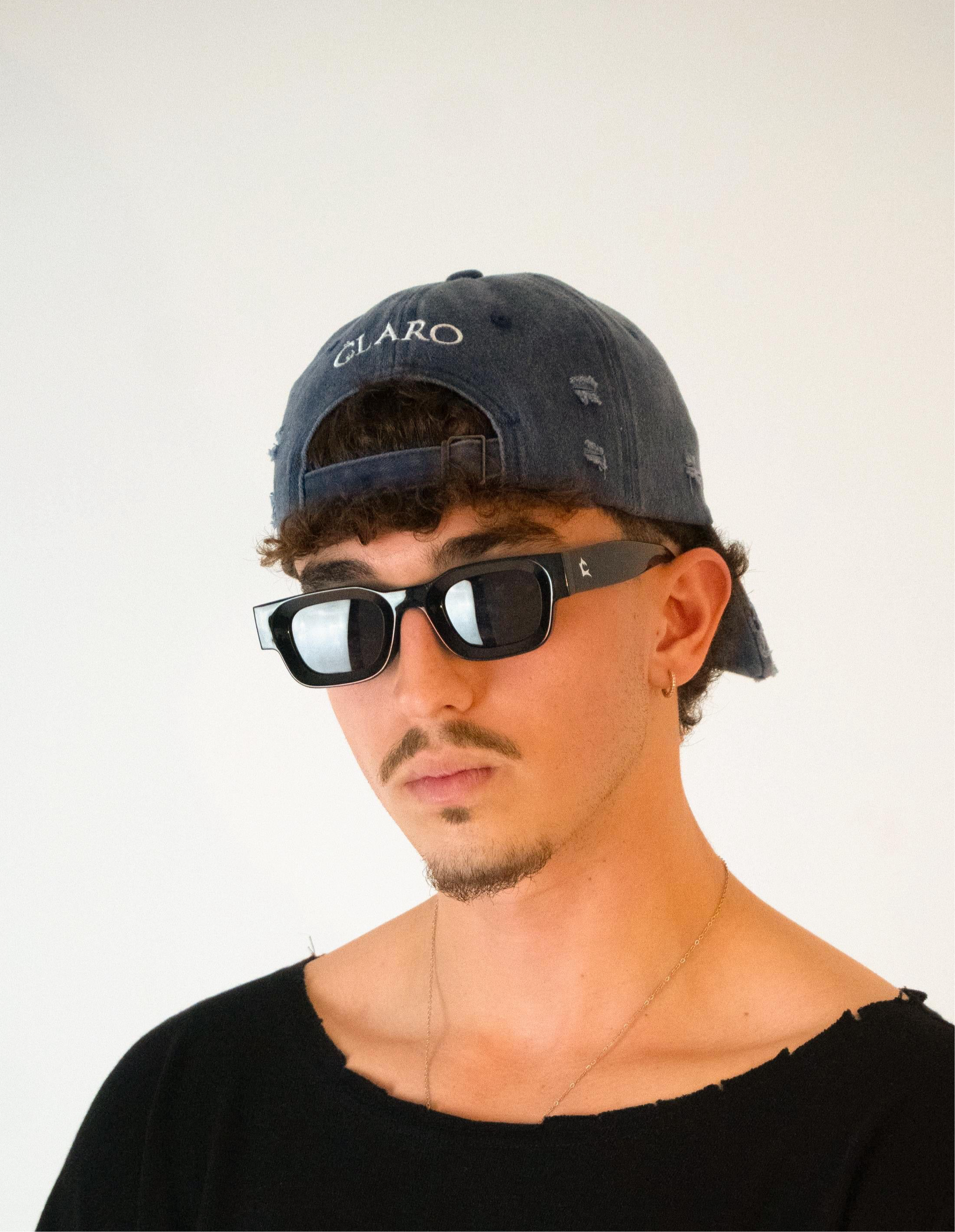 משקפי שמש שחורים