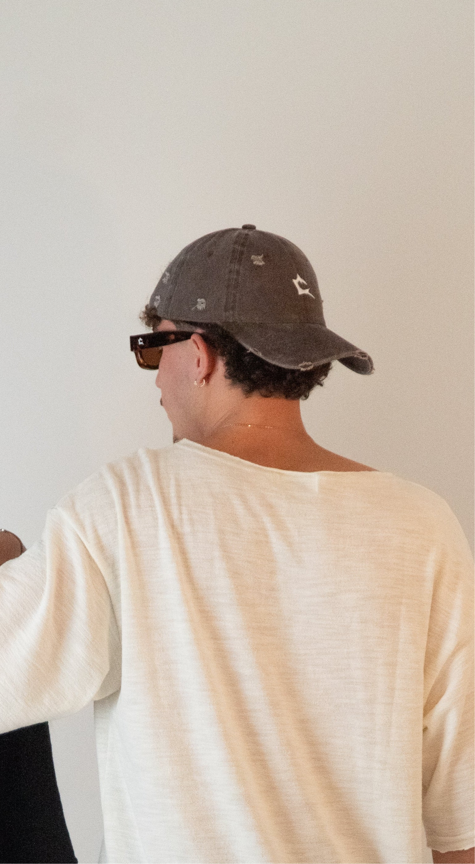 כובע קלארו משופשף חום