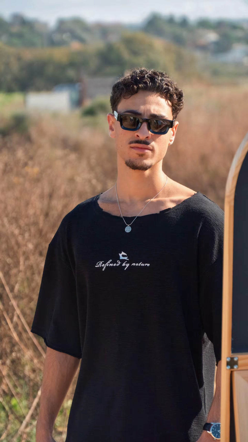 חולצת קלארו שחורה קצרה